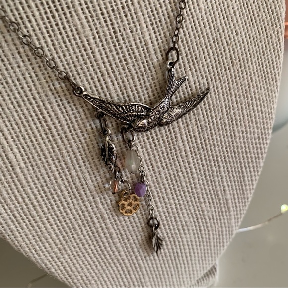 ๐ชด$5/25๐ชด vintage american eagle AE silver bird charm beaded pendant necklace - Picture 3 of 7